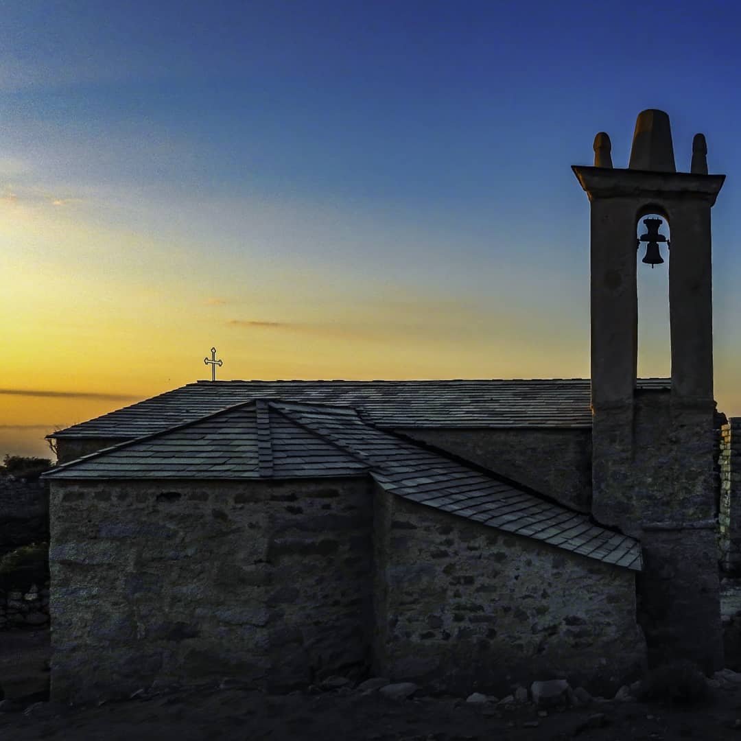 AvistaCom's tweet photo. #Occi Paese Perzu in #Balanina #Lumio #Corsica https://t.co/DwNW7YPOIO