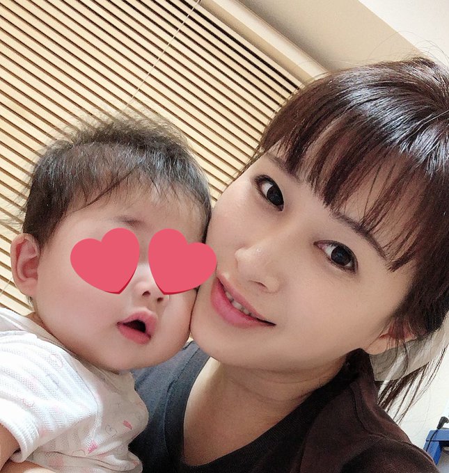 そして下をむかえに行く時間だよもう  それぞれの子供たちと  上の子とはあんま撮らなくなったなぁ https://t.co/h2S7ACFl7w