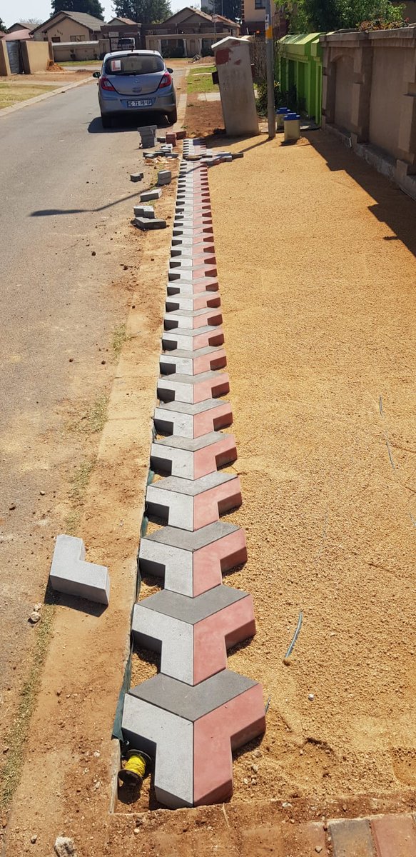 AcreneN's tweet photo. A home is a feeling Make your driveway, carpots, pathways 3D with #3DPAVING... Call /Watsapp 0782350112 for quotations...... https://t.co/u1O5JeQDQt