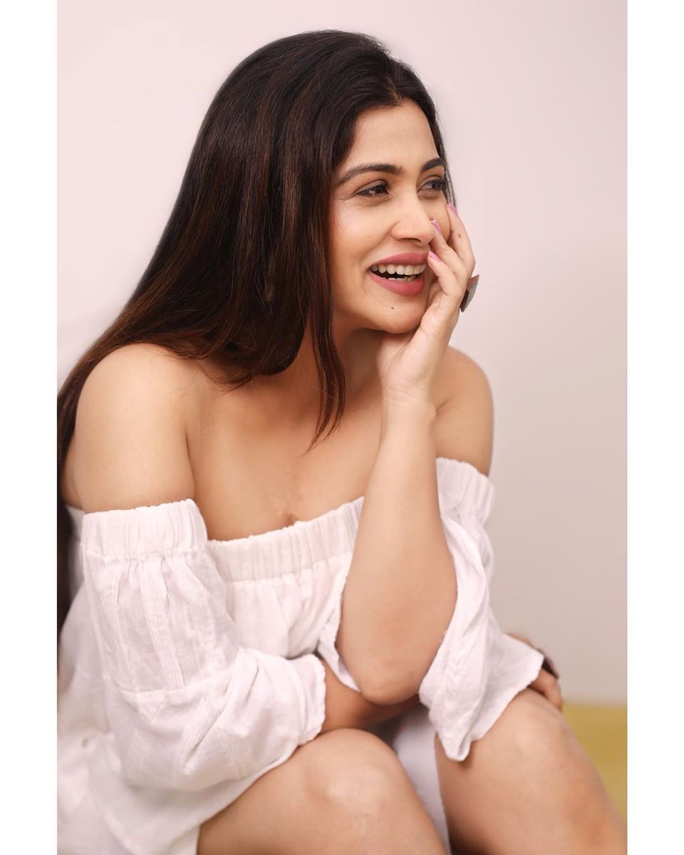 RT PromotersVijay "RT <a href="/PROMOTERS28/">PROMOTERS228</a>: अभिनेत्री रुचिता जाधव ह्यांचा ग्लॅमरस लुक...
#ruchitajadhav #glamorous #fashion #beauty #style #glamour #makeup #gorgeous #love #model #like #stunning #ootd  #photography #PhotoOfTheDay  #PicOfTheDay #girl #cute #c… "