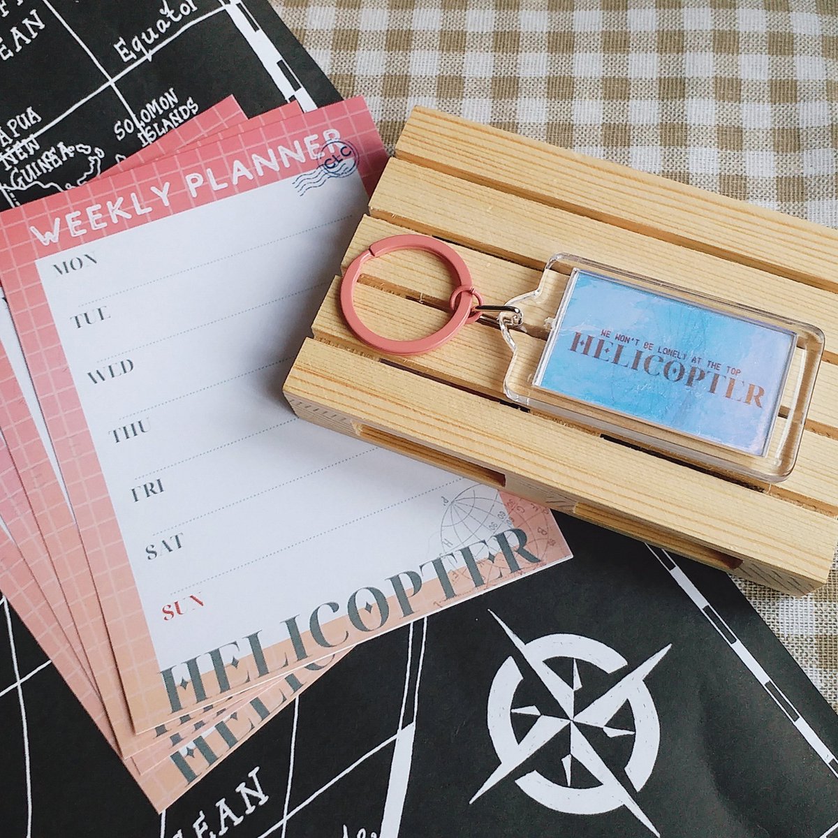 kallmart1's tweet photo. made this little pilot set dedicating to #CLC_HELICOPTER !
Grab your flight pass now❤🚁
#clc #clciscoming #clctrans
#씨엘씨
| Kpop drawings & products🎶| 콜?
🌍International orders on:
https://t.co/hhIFtM3svN https://t.co/pJrBHGbjSr