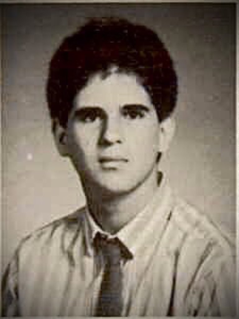 marcuslemonis's tweet photo. RV Giveaway Alert!!! Post your high school yearbook picture using #CampingWorld AND #flashback and you could be chosen to win a new RV... I’ll be looking for best picture AND the RT and likes you can get with your clever messaging. 10 runner up prizes will be given as well. https://t.co/BOhT45uEX0