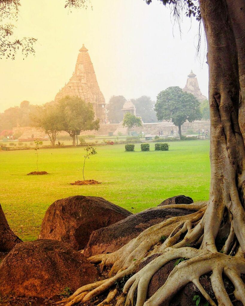 magikindia's tweet photo. Khajuraho temples in the morning light ..
.
.
#khajuraho #madhyapradesh #madhyapradeshtourism #khajurahotemples #streetphotography #phototour #travel #indialovers #travelindiagram #travelindia #magikindia #india #indiatravelphotography #mathinitravel #streetphotographyindia https://t.co/wXi48Scl7d