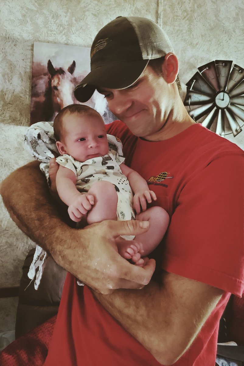 kylnflk's tweet photo. My bby is a month old today 🥺😍🤱#jonluke https://t.co/XIZPTwqkHM