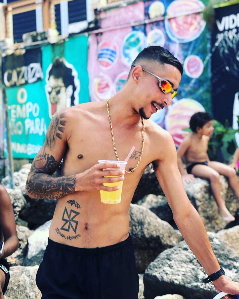 LeandrooSchaar's tweet photo. Foda-se aos padrões https://t.co/Fh8FqK0IUC