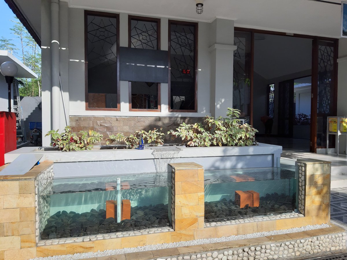 MLong_17an's tweet photo. Sudaaah pagiiii
Ikan bobok

Musola yg ada kolam ikannya hanya ada di BNI mataram https://t.co/tyJKLhet9S