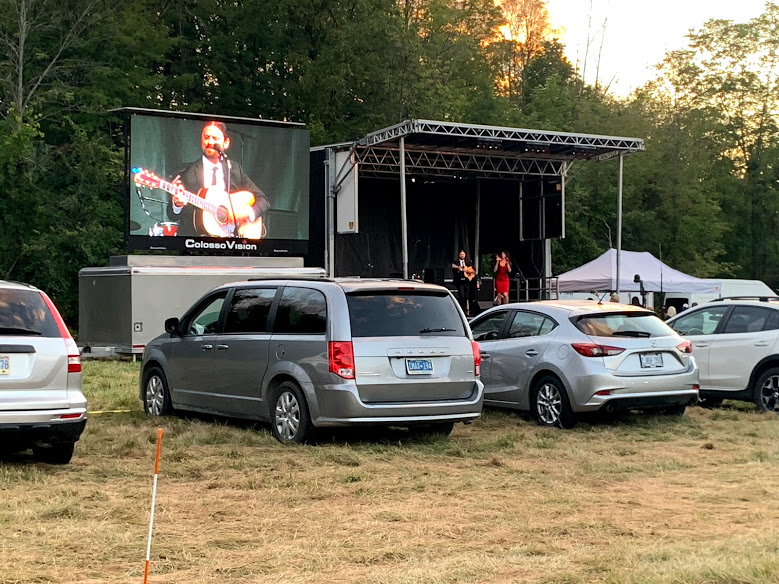 BreadButtered's tweet photo. We may have been singing &amp; cheering from our cars but, so great to see @mattzaddy, @HeatherBriss &amp; @thedreamboats performing live this weekend.  This new #concert experience showcased the power of #music &amp; the special space artists hold in our lives.#artsmatter #longweekendvibes https://t.co/4lMM3b4eAm