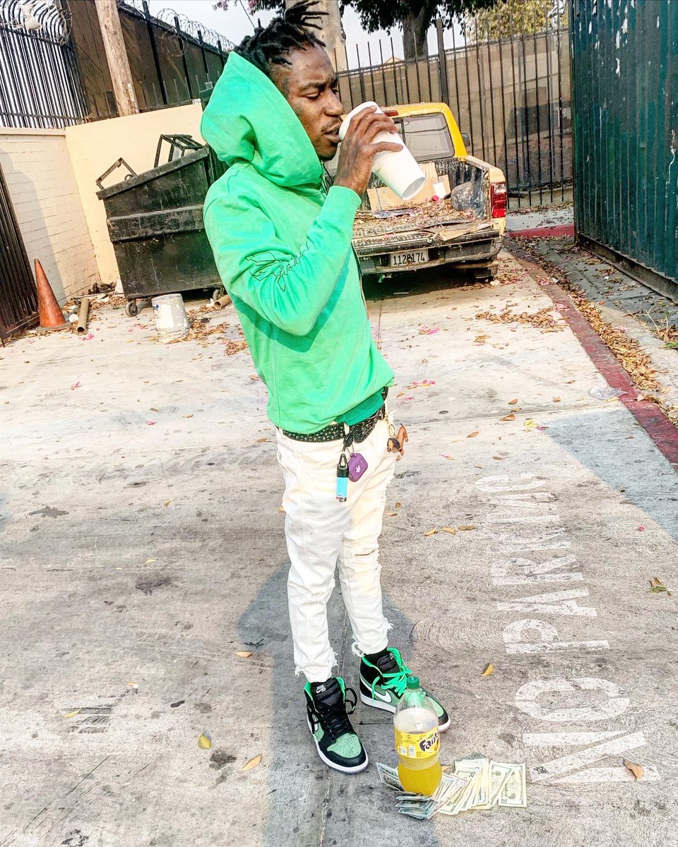 LilOnehunnet's tweet photo. Man I can’t stand a begging ass bitch 🤷🏾‍♂️🔋👿 https://t.co/ulqgNVyWTw
