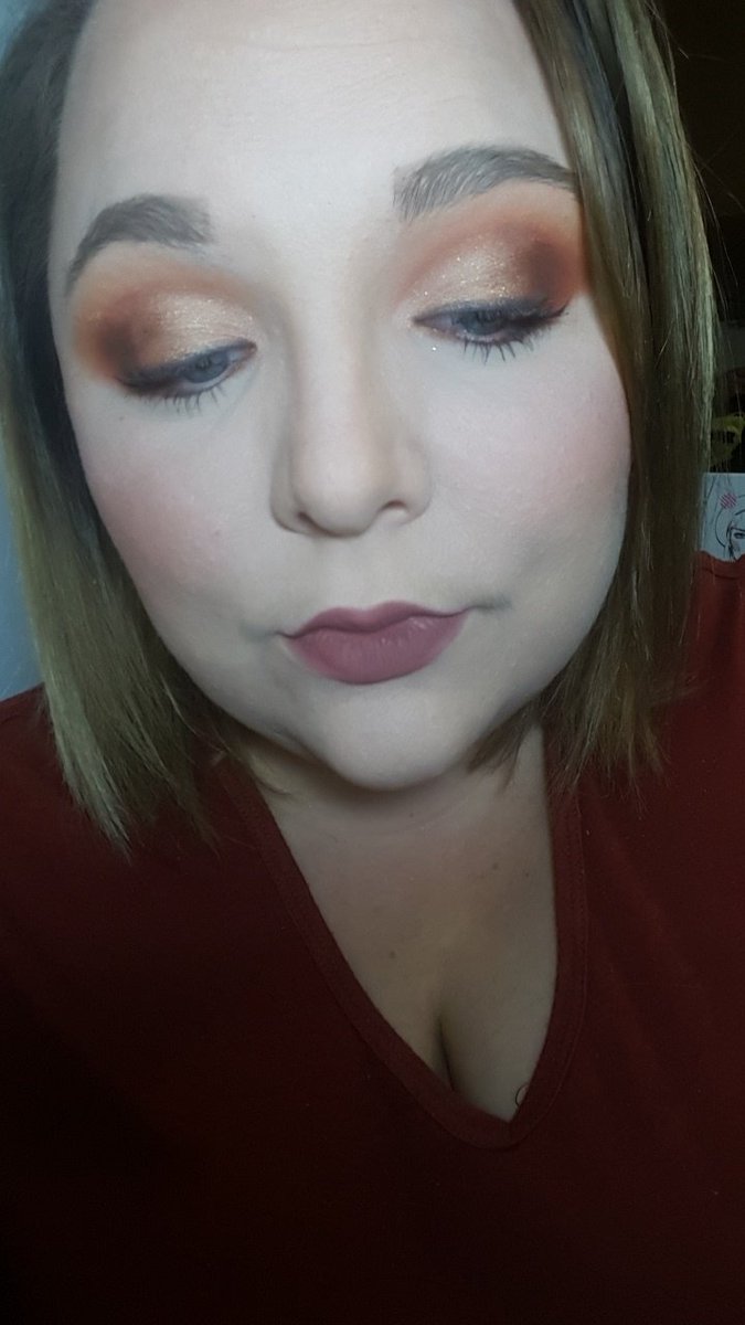 Michell12896406's tweet photo. Fall Favorites Inspired Make-up
#fallmakeup #beauty #orange #gold #Brown #mattelip #warmtone #beautyinfluencer #myfavoritecolors https://t.co/BUcDL95GzJ