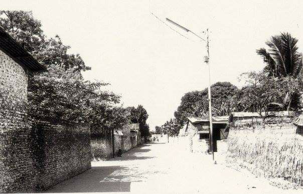 Chaandhanee Magu south of Majeedhee Magu. 1979.
