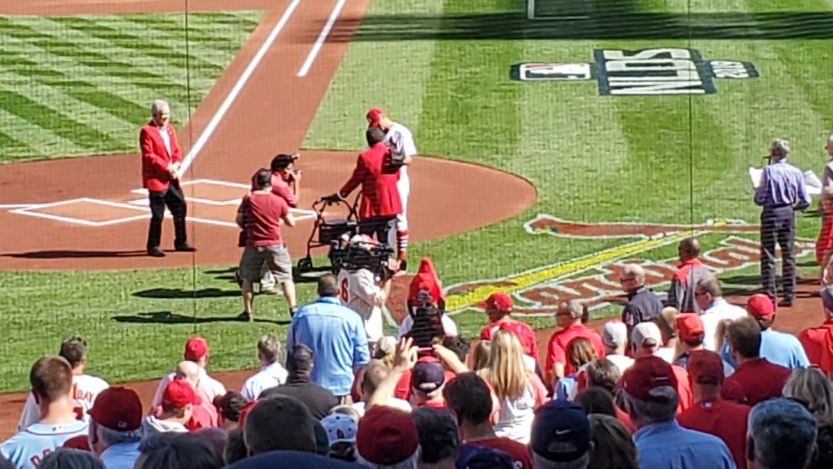 AtipofMYredSTL's tweet image. Jack, here's my view of that very moment from about 30 rows to the west. I've been observing this game for years...I knew #20 was going to drop some wisdom or words of encouragement on you. Good luck &amp;amp; good health to you #22! #LoveBaseball #BaseballWisdom #HOF85
