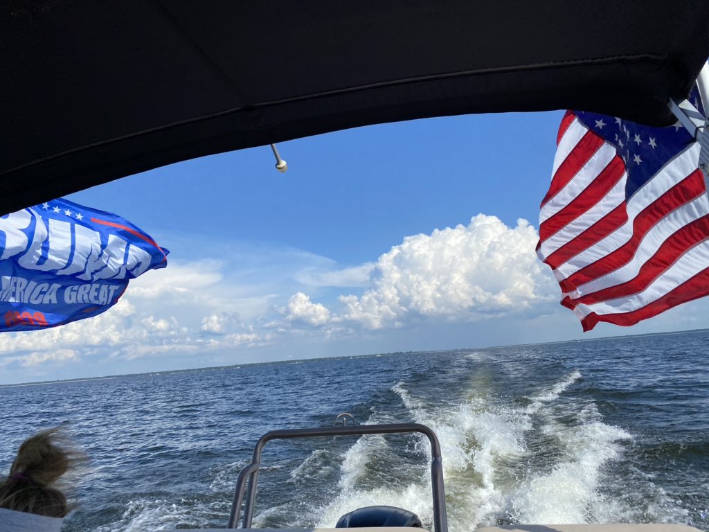 LybrandJane's tweet photo. Lake life! https://t.co/VMOIHW0iob