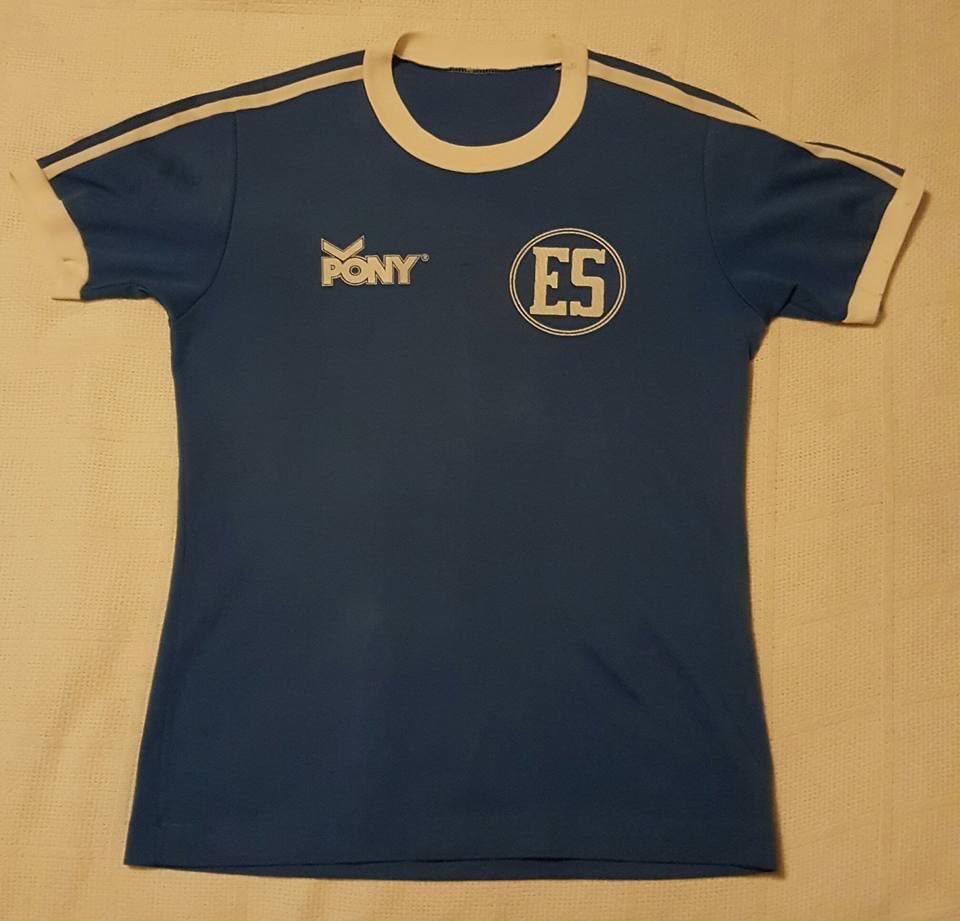 JaimeMu40159108's tweet photo. @Chepetiso @Steve1T @FutbolRetroESA @LaSelecta_SLV @EF_Lugo @rodro77 @Soccerwriter @usasupersoccer El mejor recuerdo de ese torneo !!!!! https://t.co/zYKWS9sv5s