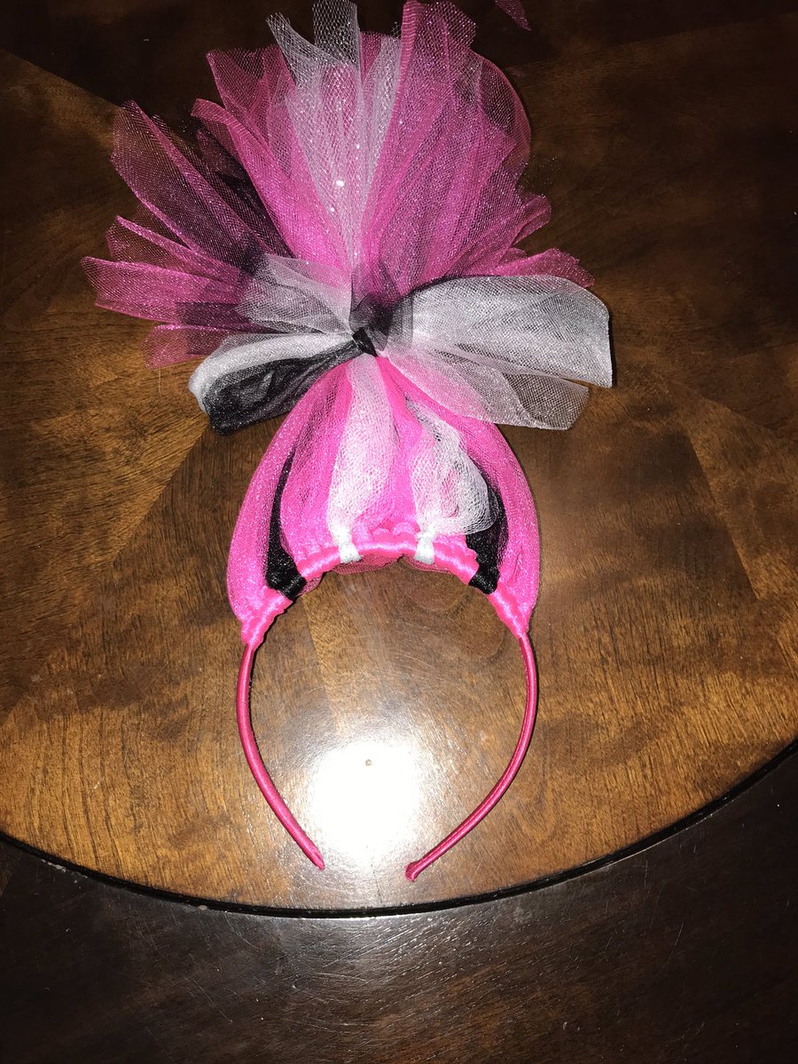 Brit_MSFit's tweet photo. What do y’all think of the Trolls World Tour headband I made for my daughter? https://t.co/N79c1QASUR