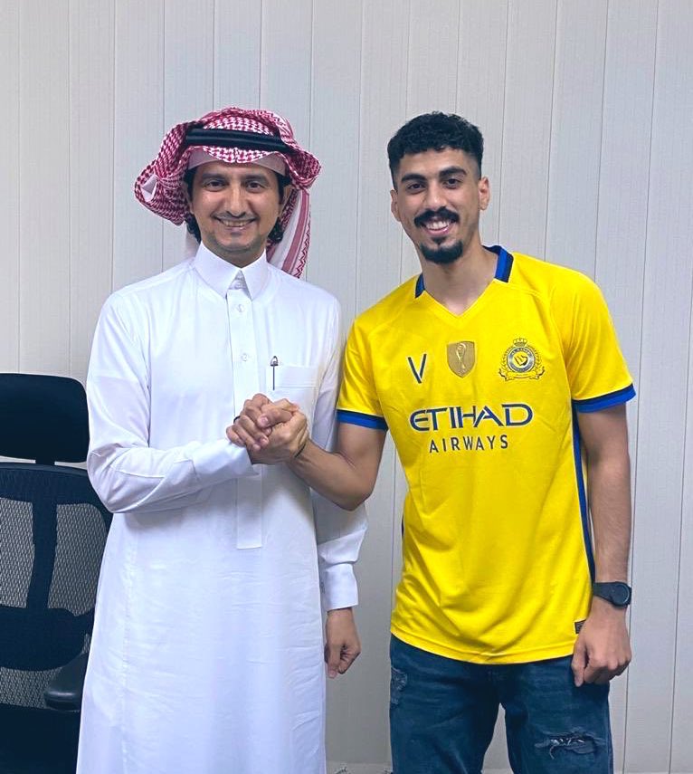 zxx500051's tweet photo. لاجامي مكسب كبير لدفاع #النصر ..

والله خالد بن فهد اتعب جمهور العالمي وهم يمدحون فيه ويتمنون له طولة العمر ..

كفو يالفهد 💛💛 https://t.co/K1kBU4A7JZ