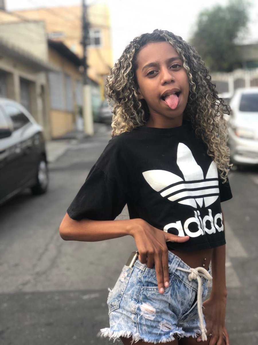 Crf7Rayssa's tweet photo. Só tenho que agradecer a Deus por mais um ano de vida, Parabéns pra mim.🥳😭🥰 https://t.co/ZEqNJ6JT4B