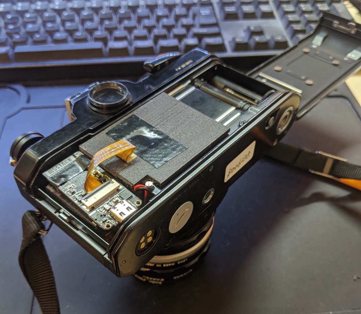 fotoHEBAT's tweet photo. Nikon FM film camera converted into a digital camera
https://t.co/gktBkwrUPw https://t.co/4epkH8FOLf
