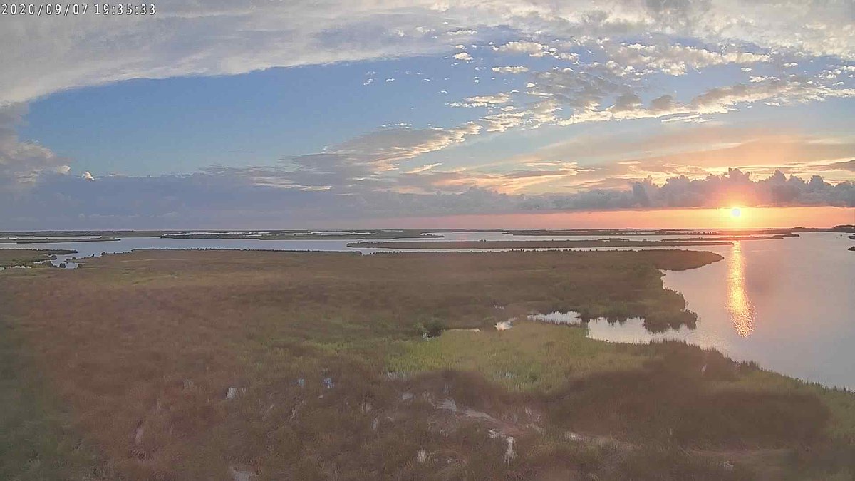 emansouri's tweet photo. Today's Mansouri Moment: 7:35 pm EDT Citrus County Marine Science Station

Spectacular end to the day on Florida's Nature Coast @MSSWxSTEM https://t.co/OBGJ2RpgK2 https://t.co/TXBOnWblVx