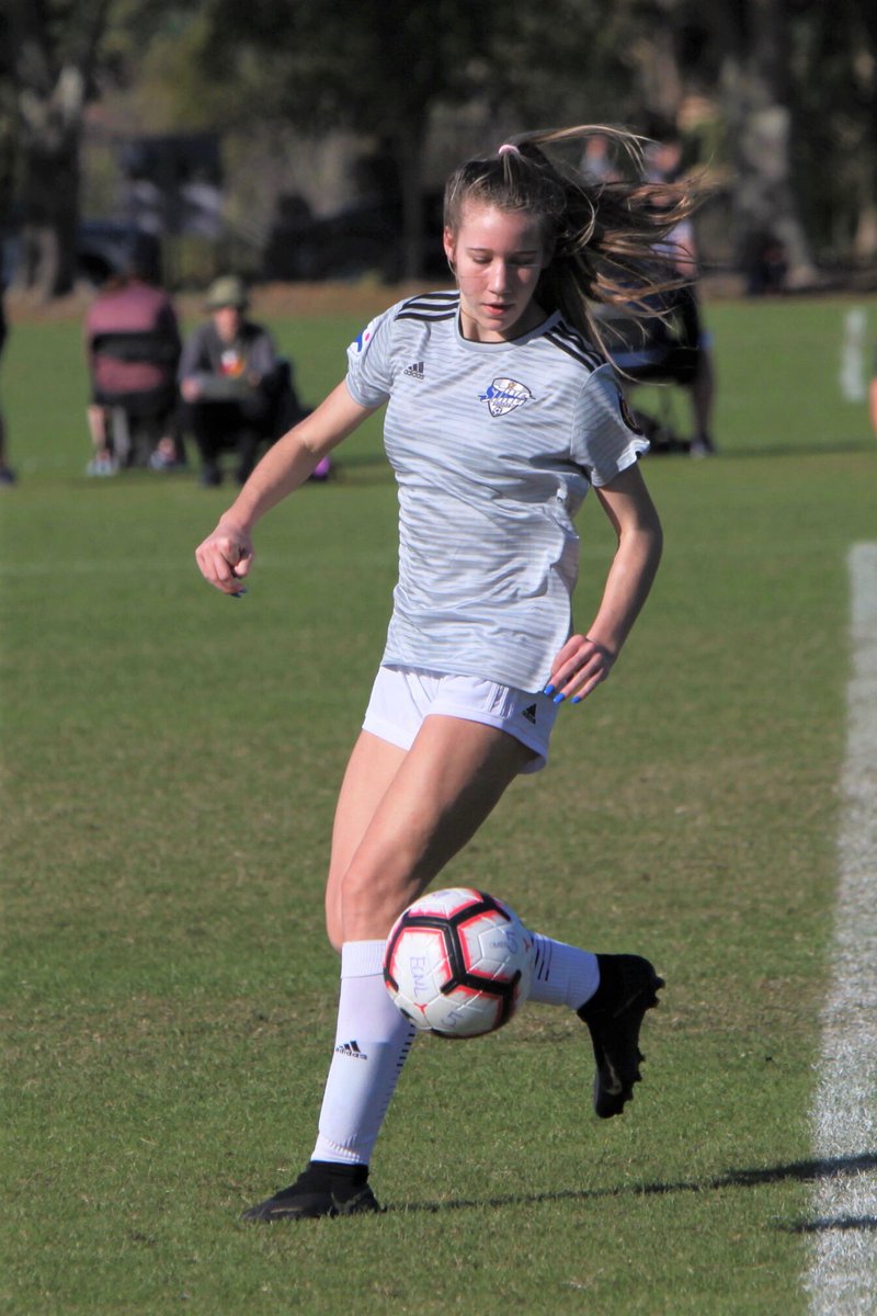 StingU18's tweet photo. HAPPY 18th Birthday, Sept.3rd to #23 Outside Back @avacolberg! #LongTimeStinger #FierceFastFiesty #BaylorCommit https://t.co/SWyi0V6A70