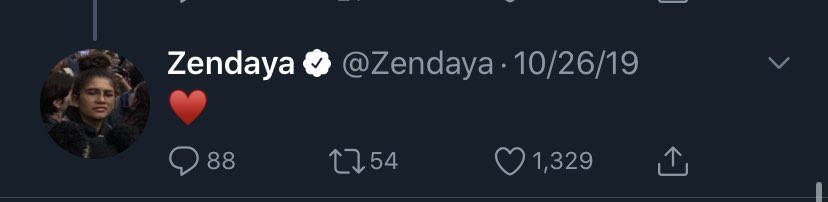 Zendaya using the wrong heart emoji a thread: