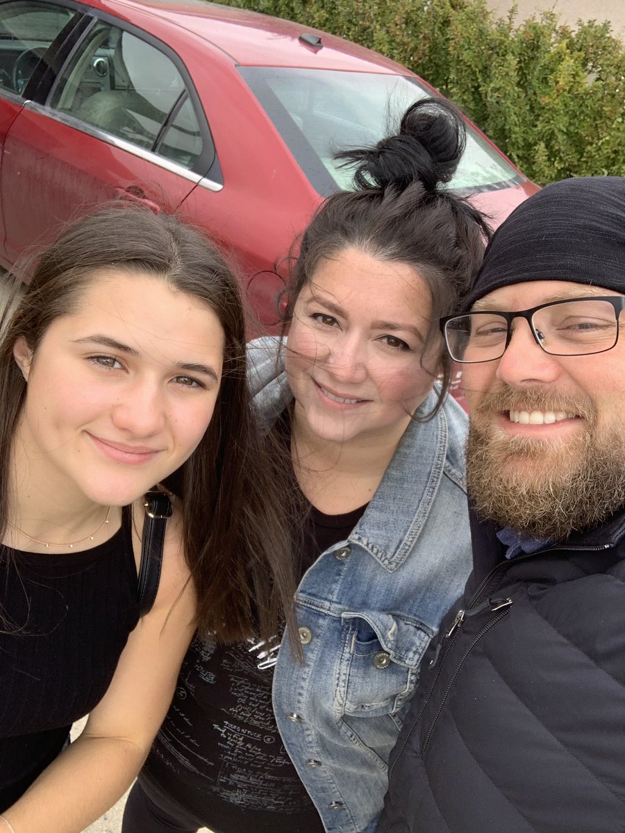 Bwings13's tweet photo. Moving Day! Super excited for Ella and the awesome experiences she is going to make over the next 3 years. #HereWeGoWildcats #SwiftBound https://t.co/PUl2rQgZ6d