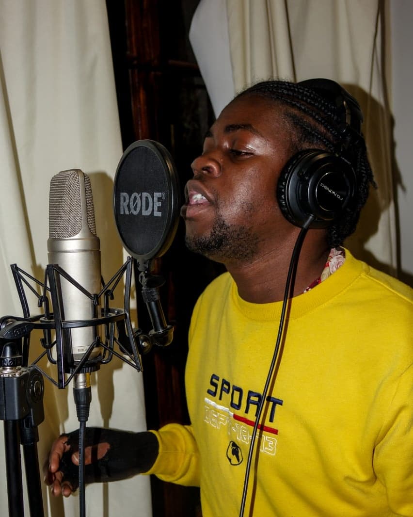 SimunyeNRB's tweet photo. Congratulations to @SibahMusiq for winning a competition to do a song with the #Jerusalema hit maker @MasterKGsa 

one of our own brother who keeps representing the 035 In the Entertainment Industry. 

We are 100% behind you brother,  and we wish you all the best🙌🏾

#SimunyeNRB https://t.co/ac8ppw4mah
