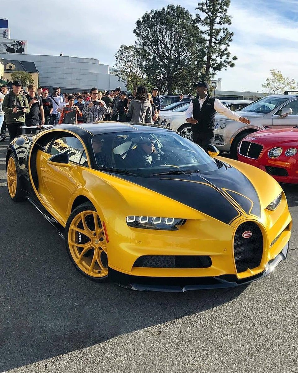 i_am_vickyd's tweet photo. Super fly cars ....
#supercaroflondon #bugattilavoiturenoire #bugatticompany #bugattichiron #bugatti #bugattis #bugatti_chiron #bugattiveyron #bugattichironsport #chiron #veyron #bugattidivo #supercarblondie #supercars #lamborghini #carlover #cars #carsofinstagram https://t.co/qjcPLroh3u