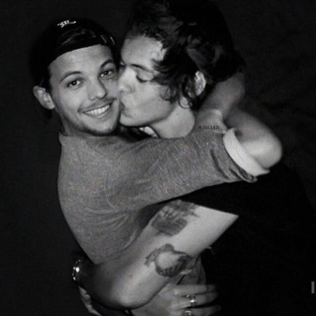 loveicaruss's tweet photo. no quiero parecer local pero son edits?? estoy larreando fuerte https://t.co/WZJI3rOUtp