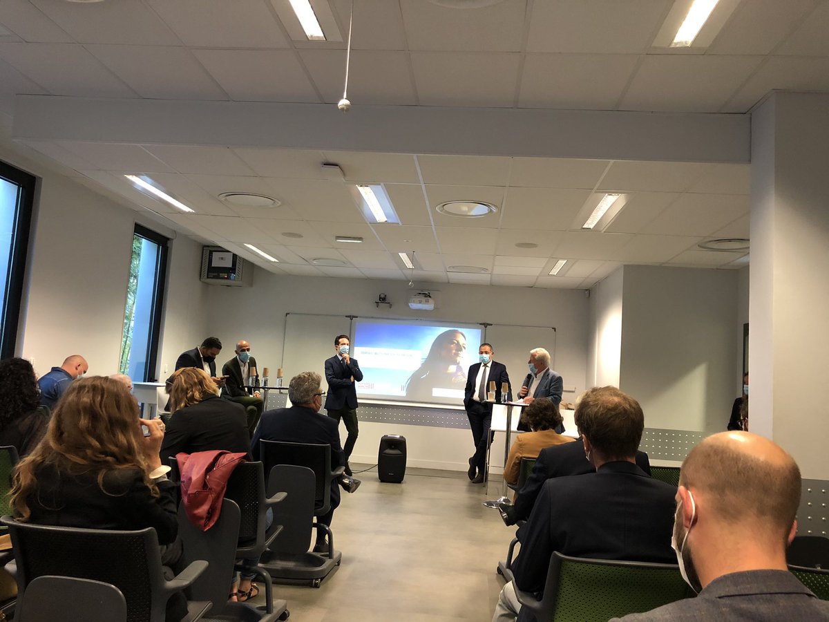 mjcornille's tweet photo. #idracbordeaux table ronde avec les partenaires entreprises #alternance #apprentissage nos écoles du numérique @EPSI_Ecoles @WisEcoles s’associent à cet événement https://t.co/82bLse6iry