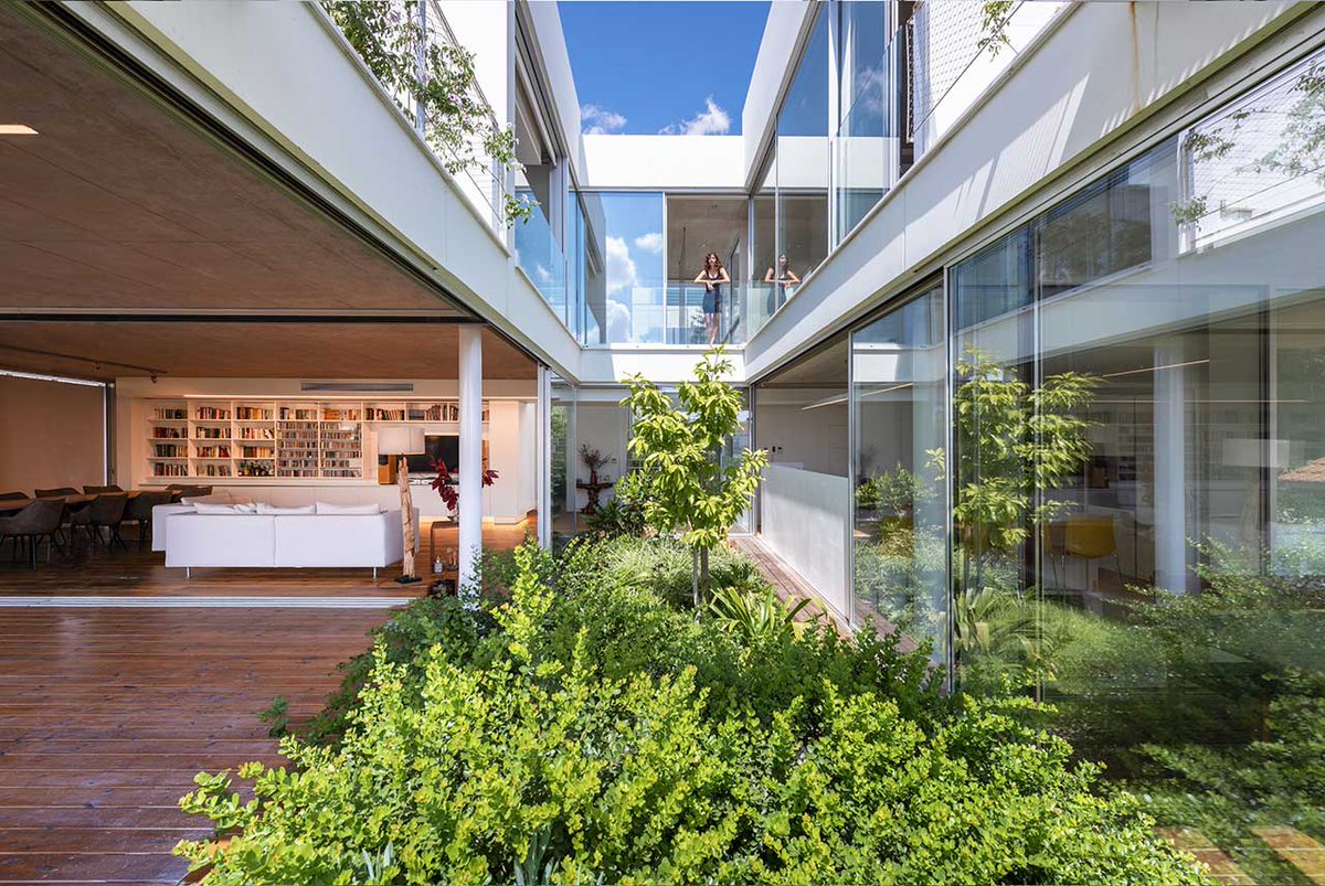 NoelizDiazT's tweet photo. A Modern Home in Cyprus Built Around a Private Interior Garden | @designmilk https://t.co/WWIUeYgDOz #interiors #architecture #homedecor #affordablefinds #shopbydesign https://t.co/8ctWdPUB43