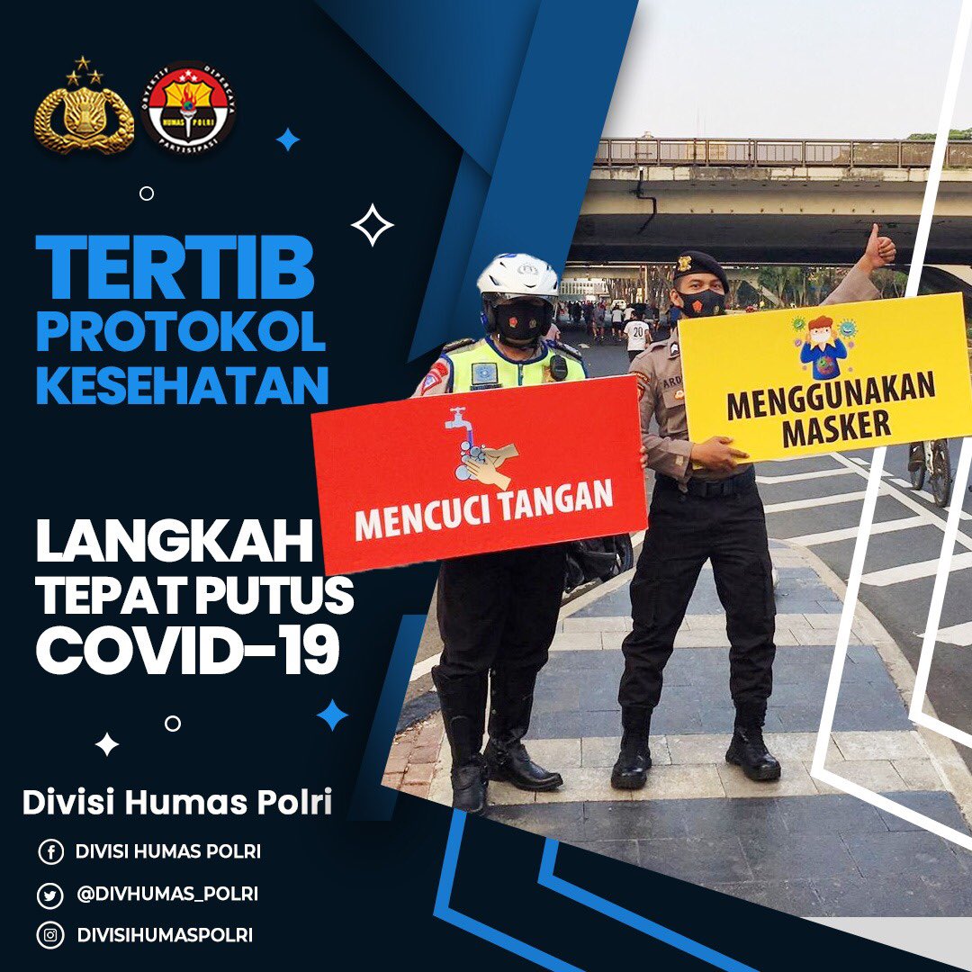 BIDHumas_SB's tweet photo. Potret unik dan peduli dari seorang personel Polri dilengkapi dengan aksesoris wayang orang memberikan masker sekaligus mengimbau seorang tukang becak untuk senantiasa menggunakan masker sebagai upaya mencegah penyebaran Covid-19. #WujudKepedulianPolri https://t.co/oP54WErCgK
