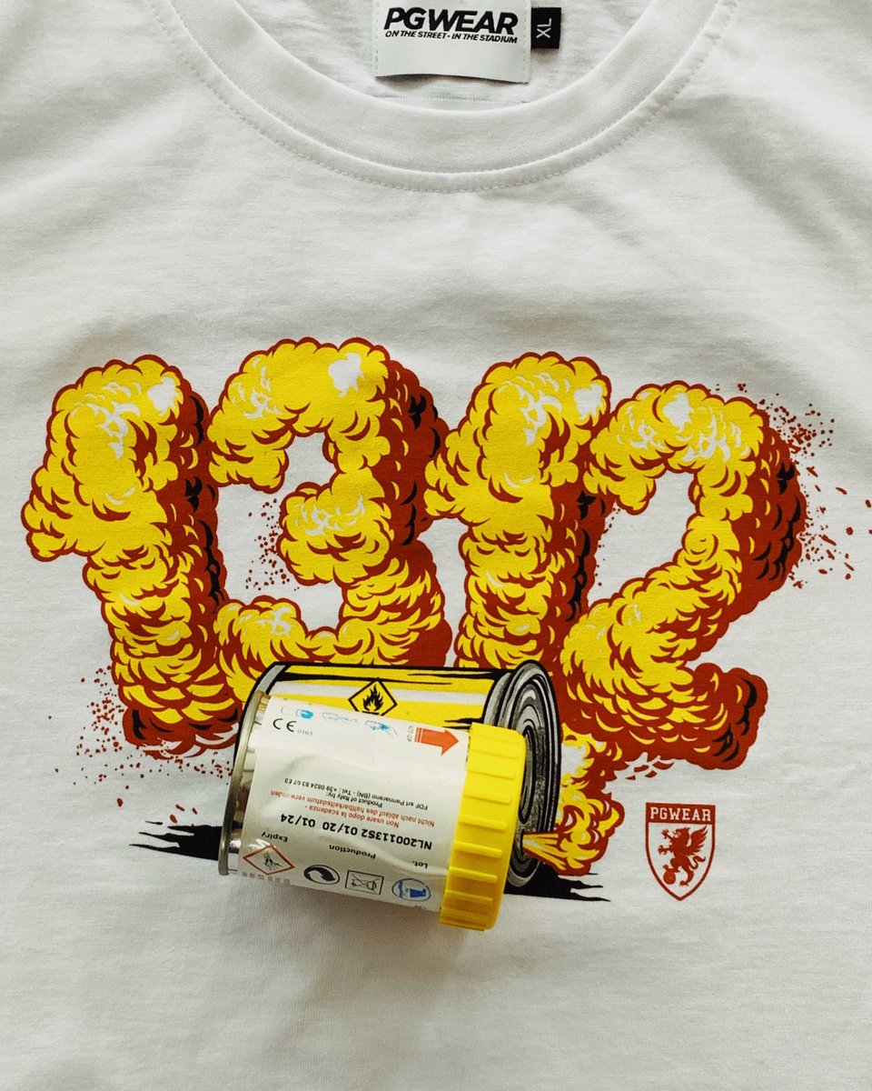 PGWEAR's tweet photo. 💥Are you pyromaniac?
Check product connect with your passion and be ready to come #backtothestadium
#pgwear #onthestreet #inthestadium #ultras #1312 #acab #ultrasworld #ultrascene #ultrascasuals #ultrasmentality #pyro #pyroisnotacrime #pyromaniacs https://t.co/ke8HR3agRI