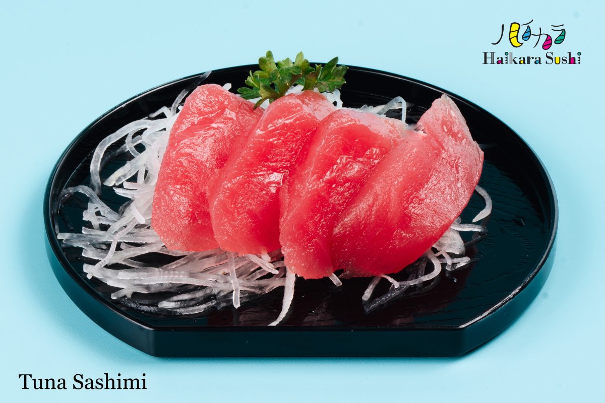 Sashimi adalah makanan Jepang berupa makanan laut dengan kesegaran prima yang langsung dimakan dalam keadaan mentah bersama penyedap seperti kecap asin, parutan jahe, dan wasabi