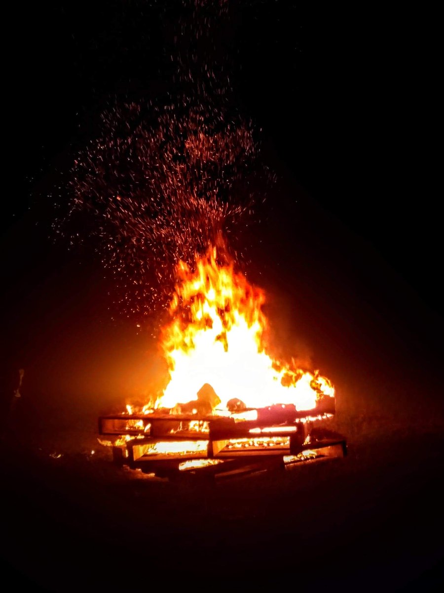 Justcur10073682's tweet photo. This is not a riot! This is a picture of my fire pit at my house and the beginning of the bon fire last night. So peaceful and had some great company! ❤ https://t.co/BeTF7Fa7U2