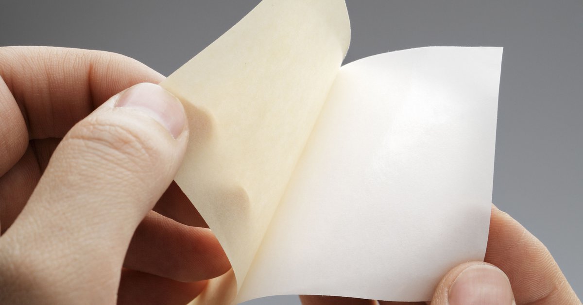 Momentive's tweet photo. Easy liner removal thanks to a silicone #releasecoating is essential when dealing with aggressive, high-tack adhesives like in building & construction, self-adhesive noise insulation, automotive damping and bitumen rolled roofing and shingle applications.
https://t.co/tR4raKxaWE https://t.co/AEgcyC0J4v