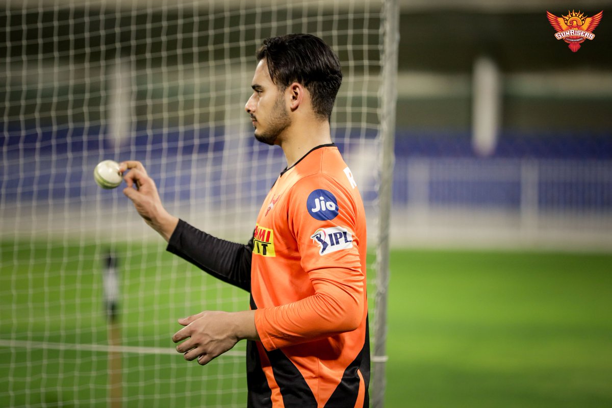 SunRisers's tweet photo. 𝓐𝓵𝓵 𝓻𝓸𝓾𝓷𝓭𝓮𝓻 💥

#KeepRising #OrangeArmy #IPL2020 #Dream11IPL https://t.co/qRaOPwjicS