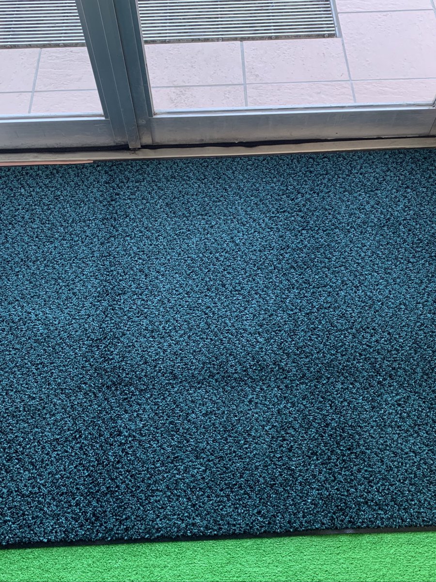 tacness1's tweet photo. ダスキンの抗菌マットをお試しで2週間ほど設置してみました！
好評なら続けて設置しようと思います！ https://t.co/V26POqPLgq