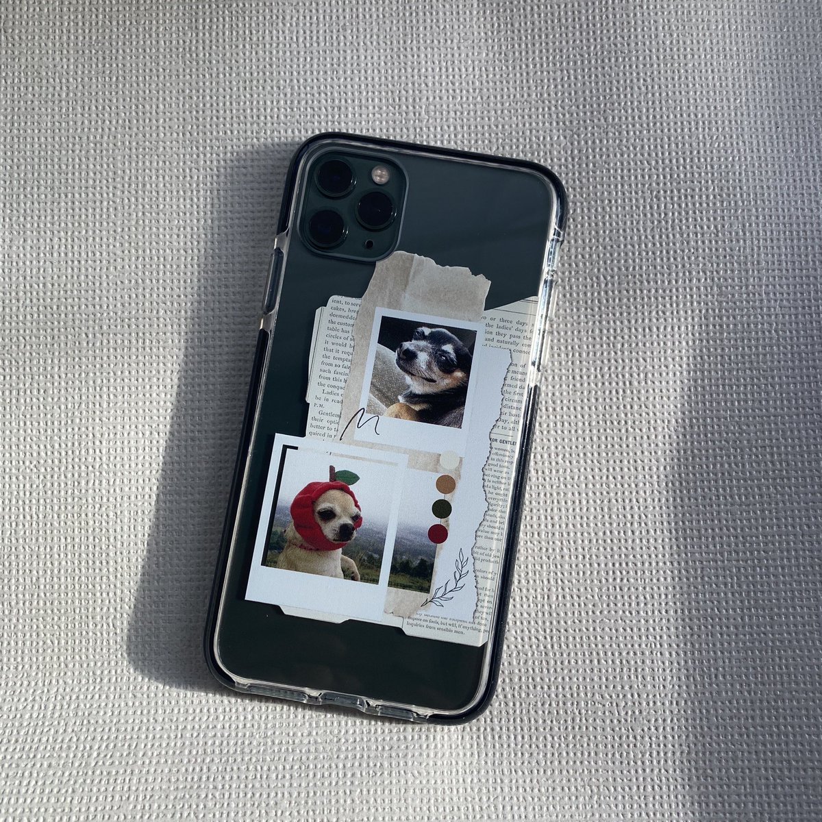 _cheetosss's tweet photo. รีวิวเคสร้าน @casegamuu คือดีนะ ตัวลายสกรีนจะเป็นเนื้อแบบสากๆ แบบไม่ได้สากขนาดนั้น เออบอกไม่ถูก แล้วก็ลายมีความชัด ตัวเคสมีกันกระแทกตรงขอบๆ แต่อยากให้ส่วนตรงกล่องมันนูนกว่านี้ขึ้นมานิดนึง แต่โดยรวมคือดีอะ ส่วนลายสามารถเลือกเองได้ นี่เลยเลือกมีมหมา ยืนหนึ่งสุด5555555 #casegamuu https://t.co/UcTgQpL5rV