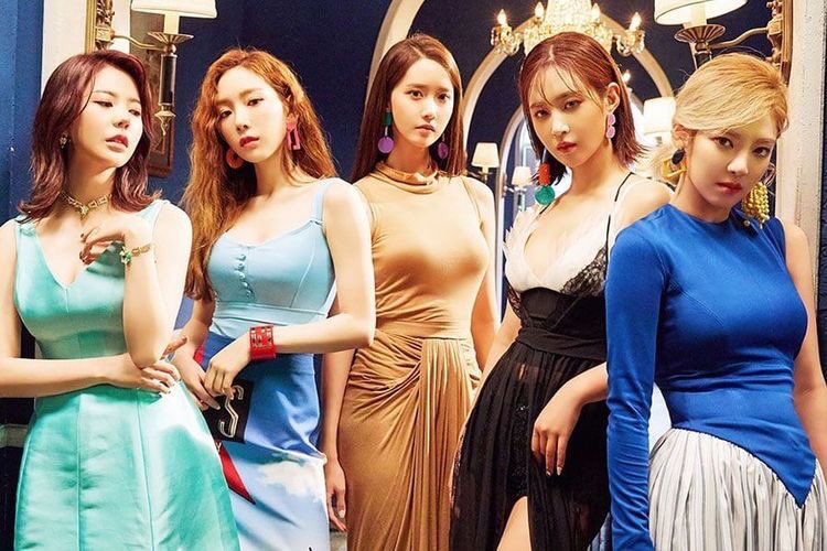 officialkvibes's tweet photo. Kontrak SM dengan 5 Anggota SNSD Dikabarkan Sudah Diperbarui!

Hari ini (8/9) outlet media Korea mengabarkan YoonA, Taeyeon, Yuri, Sunny, dan Hyeyeon SNSD sudah memperbarui kontrak mereka dengan SM Entertainment. https://t.co/G2qgH7Q7fP