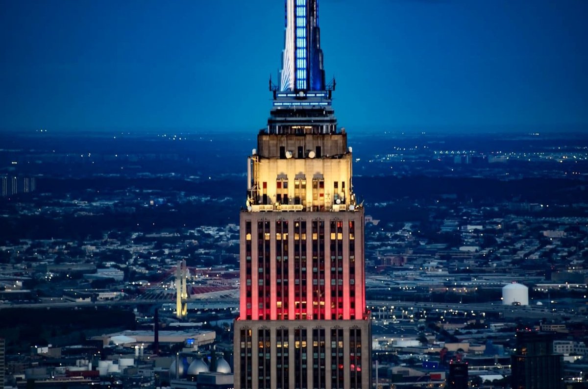photofervor's tweet photo. Up Close and Personal 😌😍
#UpCloseAndPersonal @empirestatebldg #EmpireStateBuilding #LaborDay2020 #TheViewFromHere #HighInTheSky #SeeingEyeToEye #OnADifferentLevel #RedWhiteAndBlue #NYCArchitecture #NYCPhotography #NYCPics #MyCity #ILoveNewYork #NewYorkViews #Manhattan https://t.co/humnVCJOk2