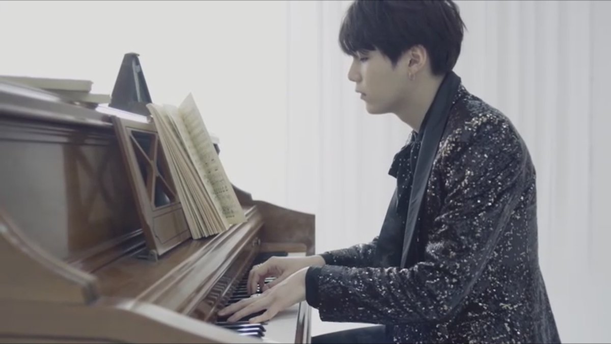 Even knowing nothing of the lyrics or Yoongi’s story, you can feel right away through his spirited and passionate delivery that this song is a confession. A love letter, an admission, an embrace of truth. The piano was Yoongi’s first love. But what does that mean for him?