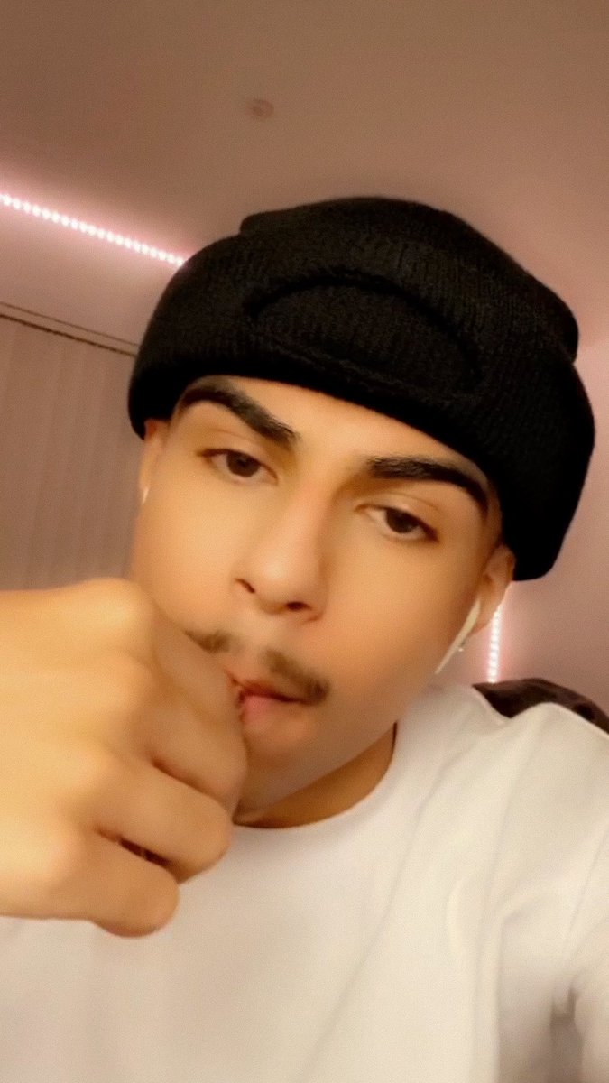 02OTREB's tweet photo. i been on my empty mind shit https://t.co/fKcKrTxxyt