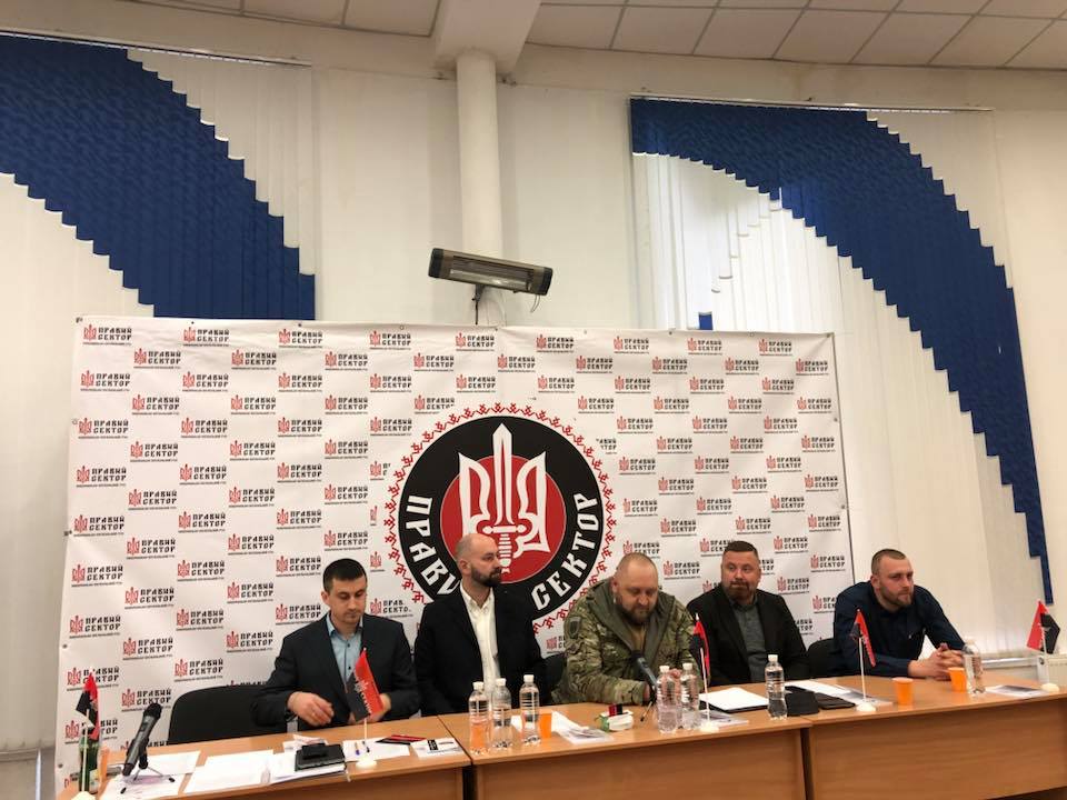 December 2017: Ratushnyy speaking at some kind of event, maybe a press conference, organized by Right Sector's Volunteer Ukrainian Corps (DUK)
