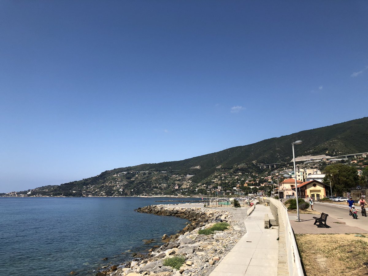 JasperFoter's tweet photo. #Sanremo #Liguria #ospedaletti https://t.co/H9Kn9bBwKN