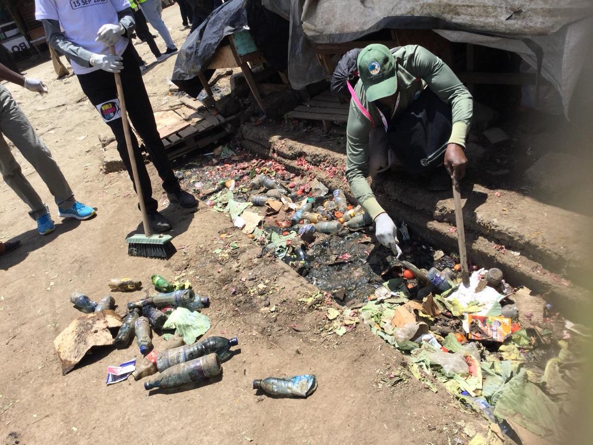 People for a clean planet #WorldCleanUpDay #WorldCleanUpDayKenya #LetsDoItWorld #LetsDoItKenya