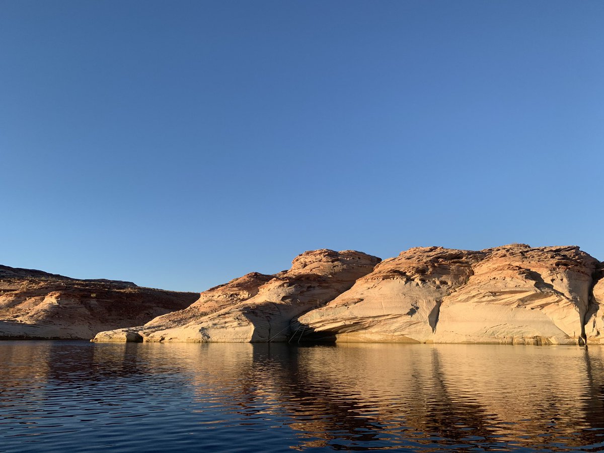lilhjohnson's tweet photo. Lake Powell, Utah ... I fell in love with you HARD. https://t.co/toB1kWTYQO