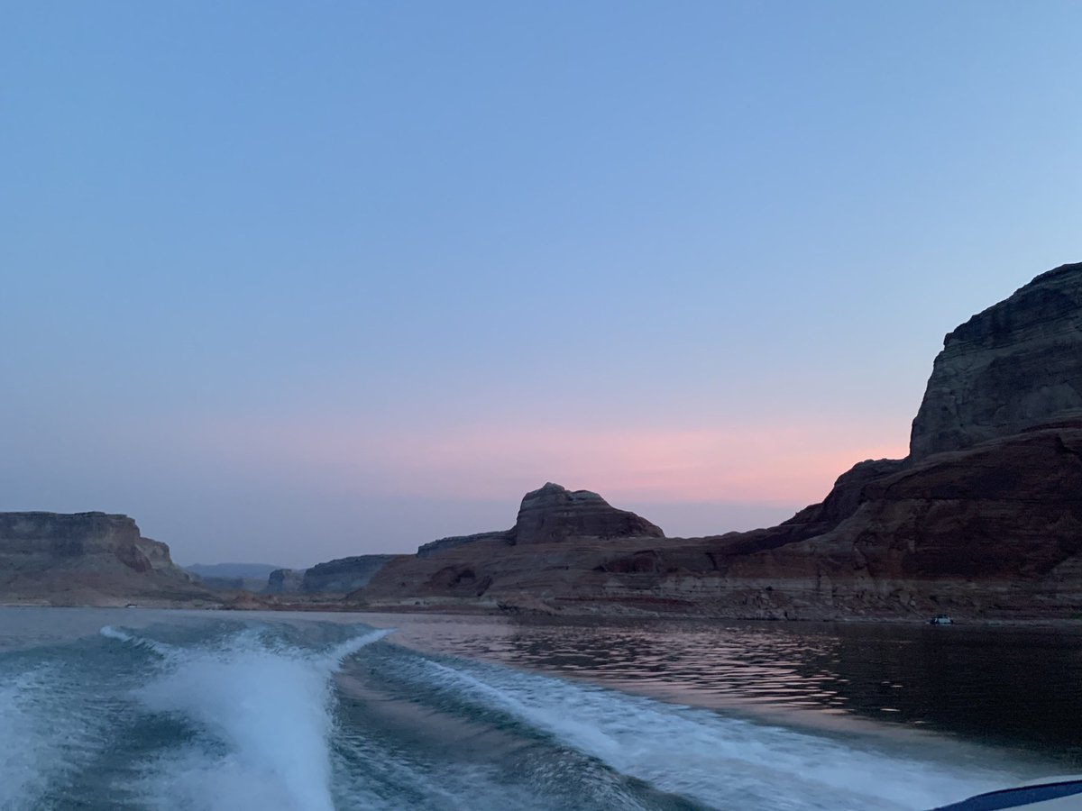 lilhjohnson's tweet photo. Lake Powell, Utah ... I fell in love with you HARD. https://t.co/toB1kWTYQO