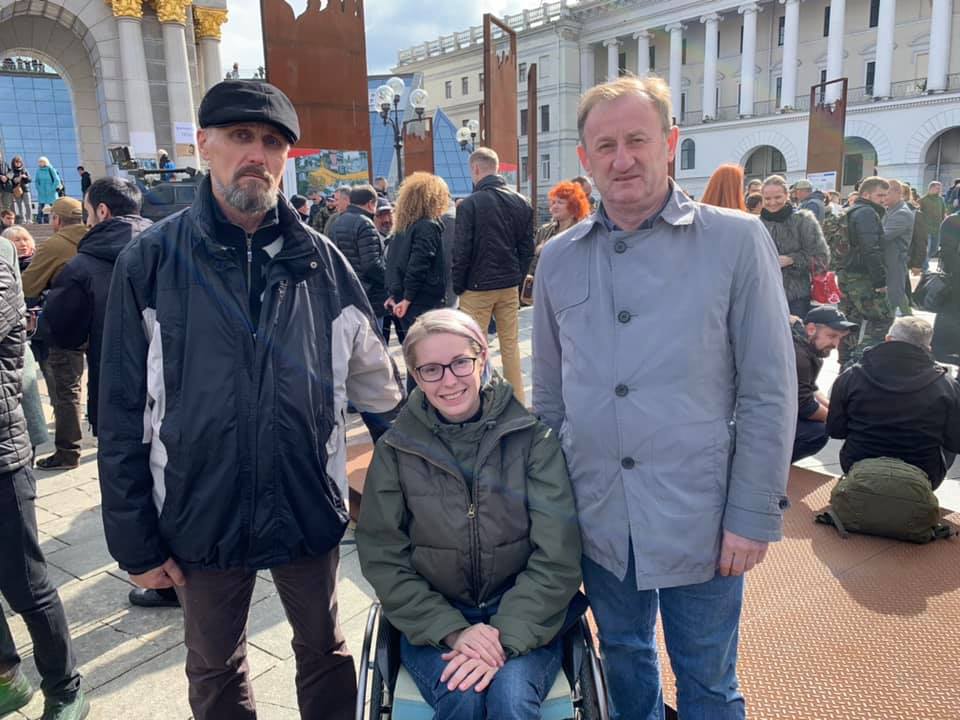 October 2019: Ratushnyy at a "No Capitulation!" protest with former Right Sector medic Yana Zinkevich, a prominent member of Poroshenko's European Solidarity party