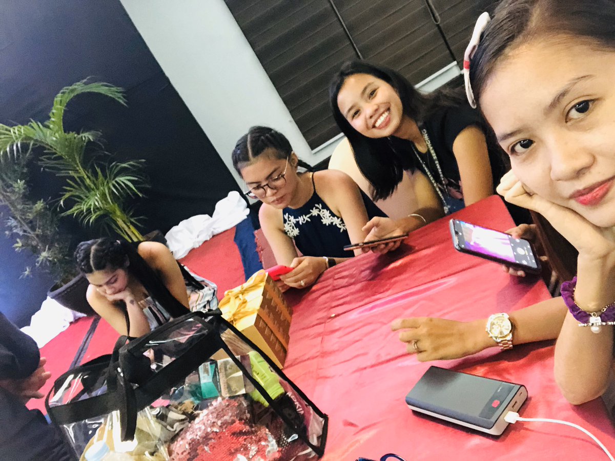 trixheyres_'s tweet photo. Meet and Greet with Team Zebbies Davao Chapter with our very own. Sobrang bait nito and napaka down to earth nito as in.
@itsMhelEnriquez @ZeinabHarake11 @Jahanjahanlang @AwraBriguelaaa @TheConconFelix @JhayIsidro @SekiGutierrez12 @shayndenniz @ranabelz 

#ZeinabShowtimeNa https://t.co/B7uHGV4Hi3