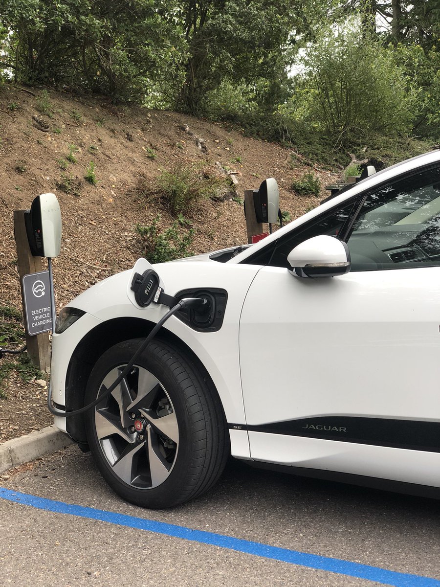 Charger Alert! 
Found a great 6 bay #DestinationCharger for our <a href="/GoZeroEarth/">Go Zero</a> meeting <a href="/PennyhillPark/">Pennyhill Park</a> ⚡️👌⚡️

#TeslaModelX #jaguaripace #tesla #ipace #pennyhillpark